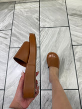 Load image into Gallery viewer, The raya platform sandal