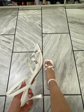 Load image into Gallery viewer, Luna Butterfly Heel