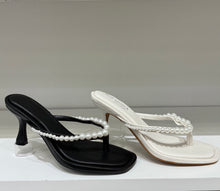Load image into Gallery viewer, Pearl Strap Thong Kitten Heel