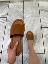 Load image into Gallery viewer, The raya platform sandal