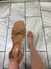 Load image into Gallery viewer, The Vero heel