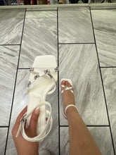 Load image into Gallery viewer, Luna Butterfly Heel