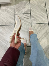 Load image into Gallery viewer, The Betty kitten heel