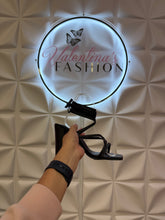 Load image into Gallery viewer, The Dakota heel