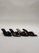 Load image into Gallery viewer, The Susan kitten heel
