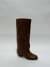 Load image into Gallery viewer, The Swiss boot
