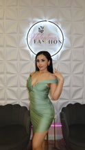 Load image into Gallery viewer, The Anahí midi dress
